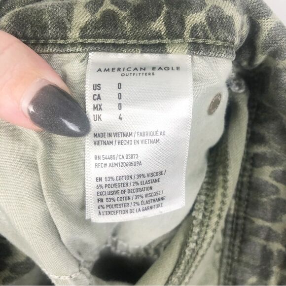 AMERICAN EAGLE | Green Leopard Next Level Stretch Denim Mini Skirt Women’s 0 - Picture 9 of 9